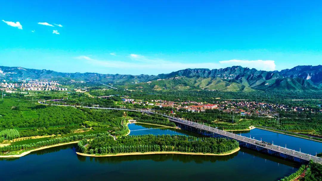 外交部发言人就河北相关评论文章发表观点