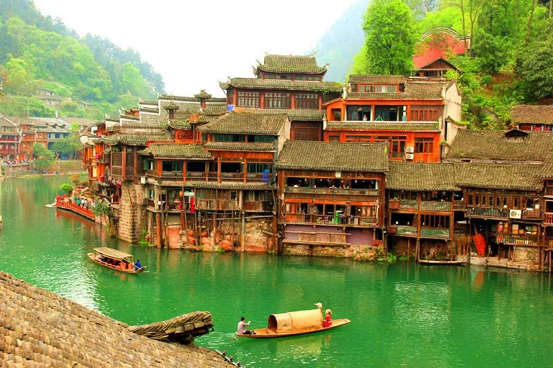 古城街影，湖南某古城阳光下的深情回望